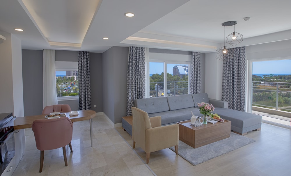 Greenwood Suites Resort 43/68