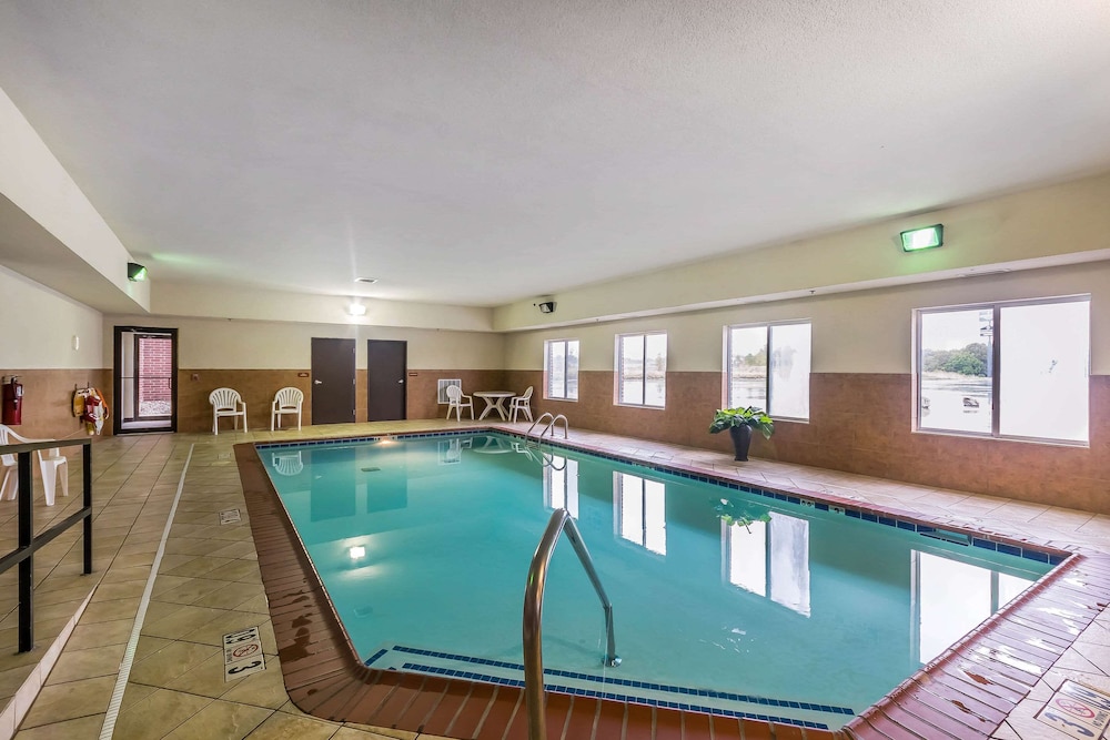 Spark by Hilton Shepherdsville Louisville South 24/43