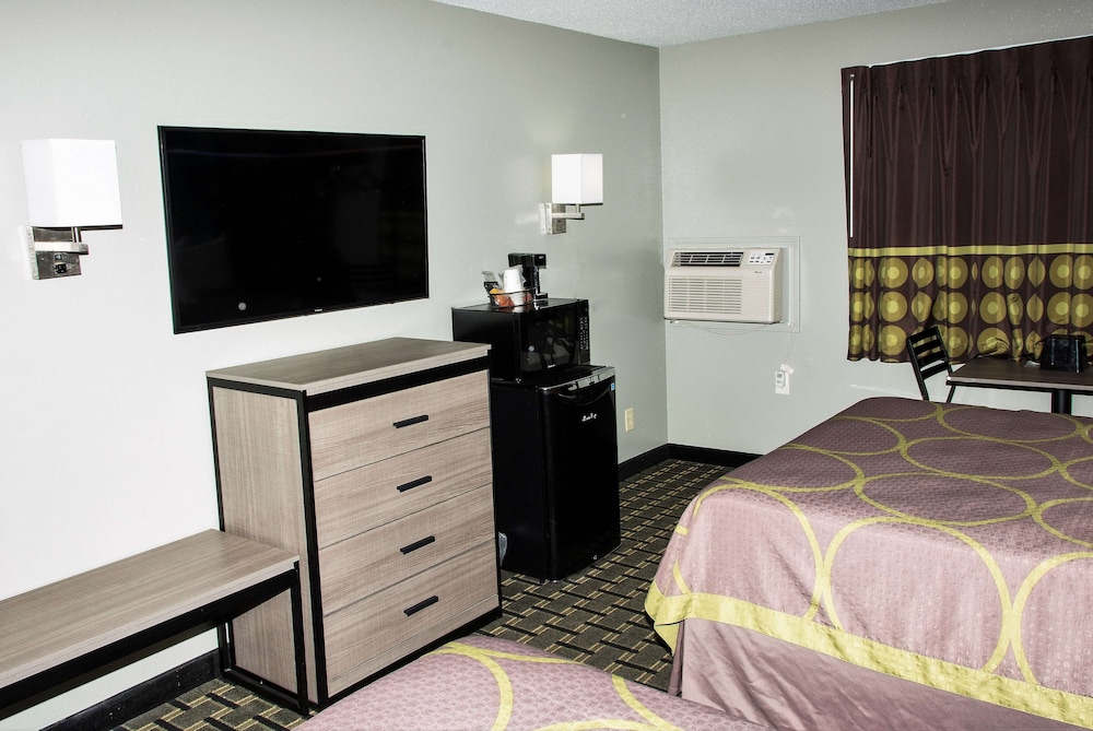 Super 8 By Wyndham Michigan City 9/27