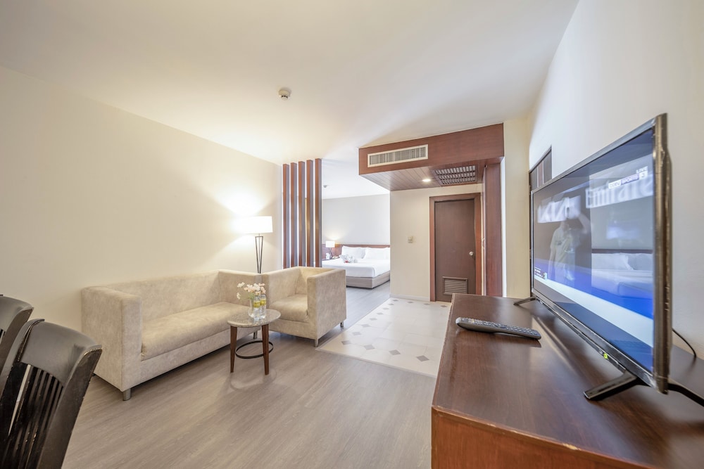 Golden Crown Grand Hotel 22/50