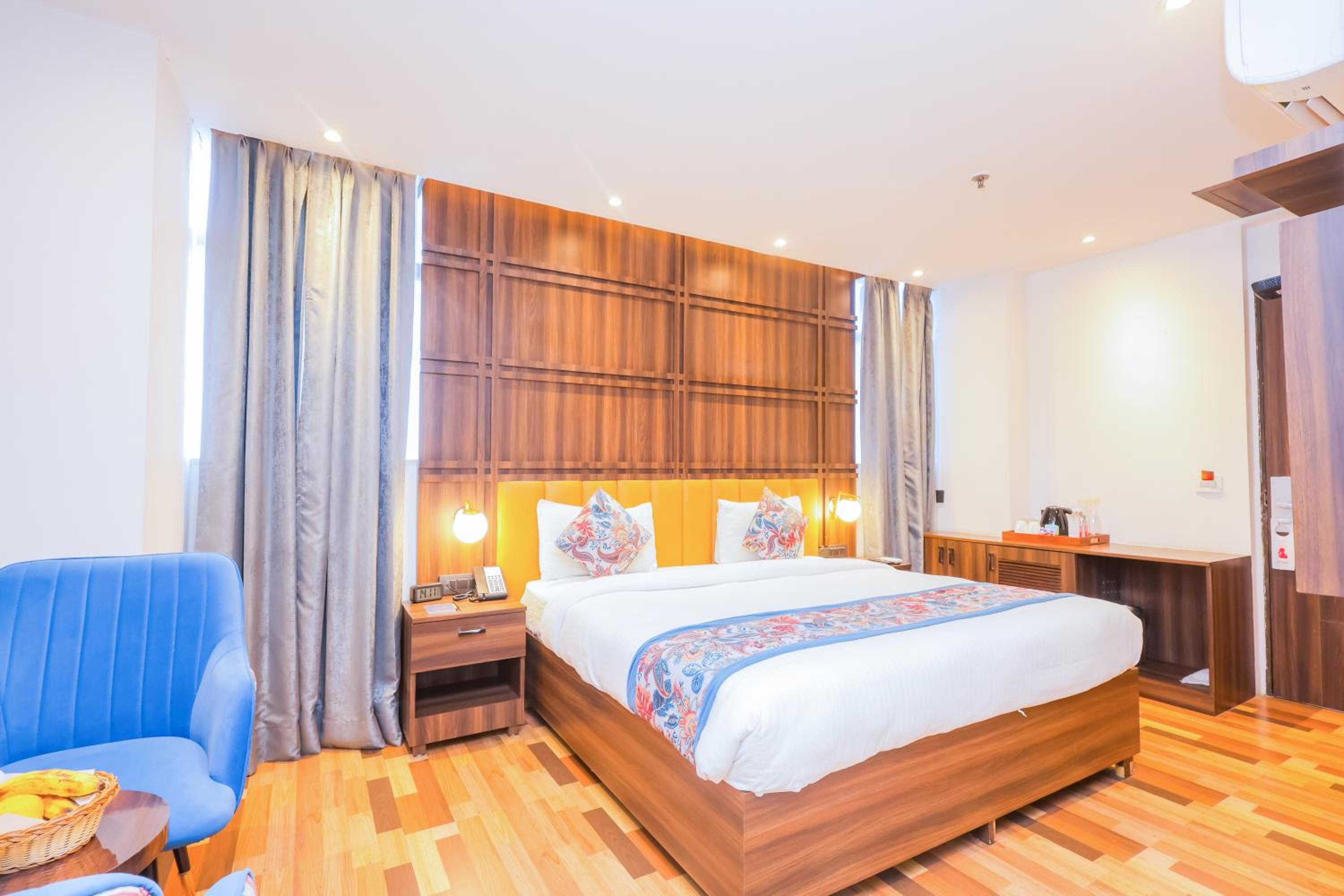 OYO Rooms Noida Sector 62 15/73