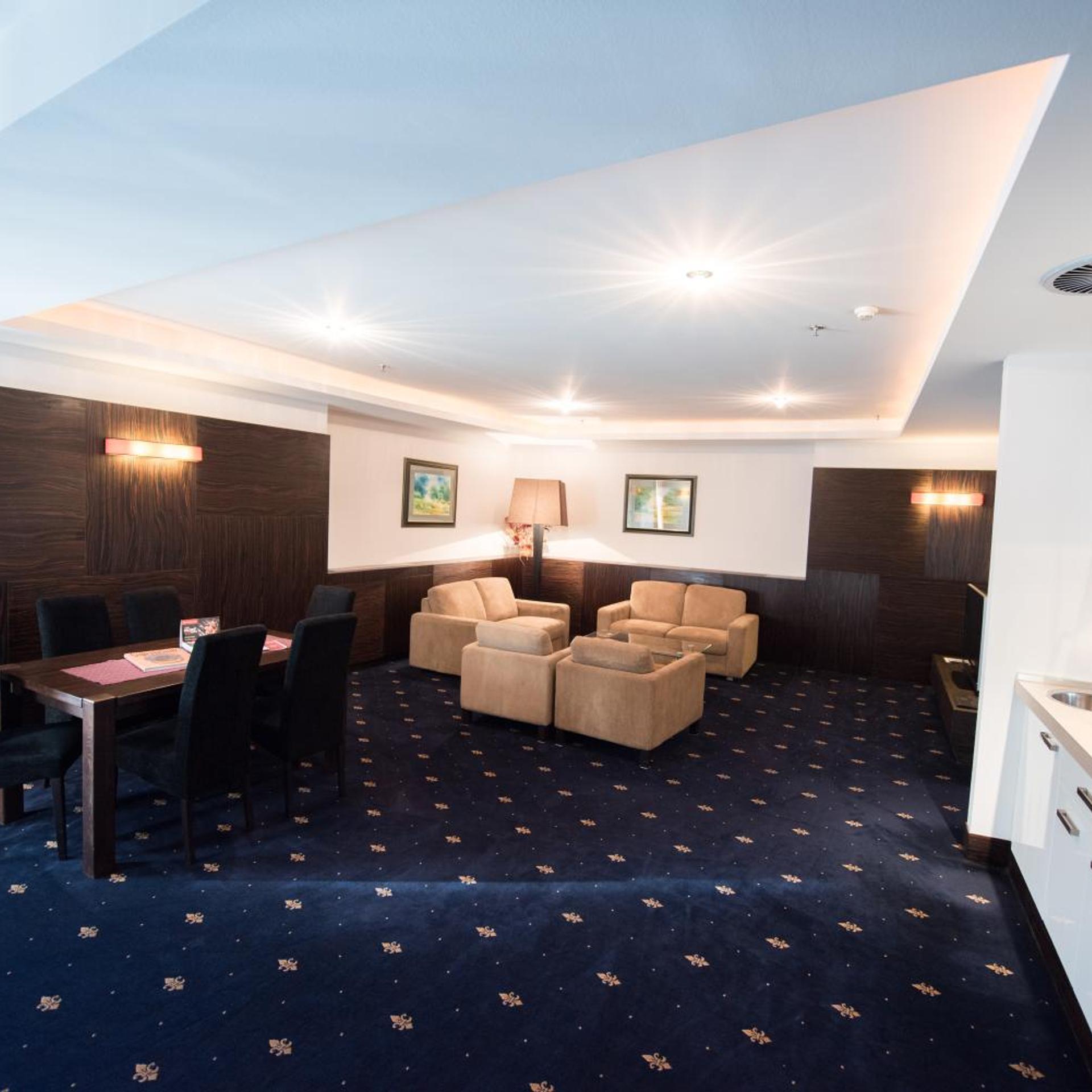 PRESIDENTIAL SUITE