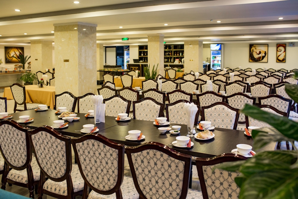 Freesia Hotel 62/72