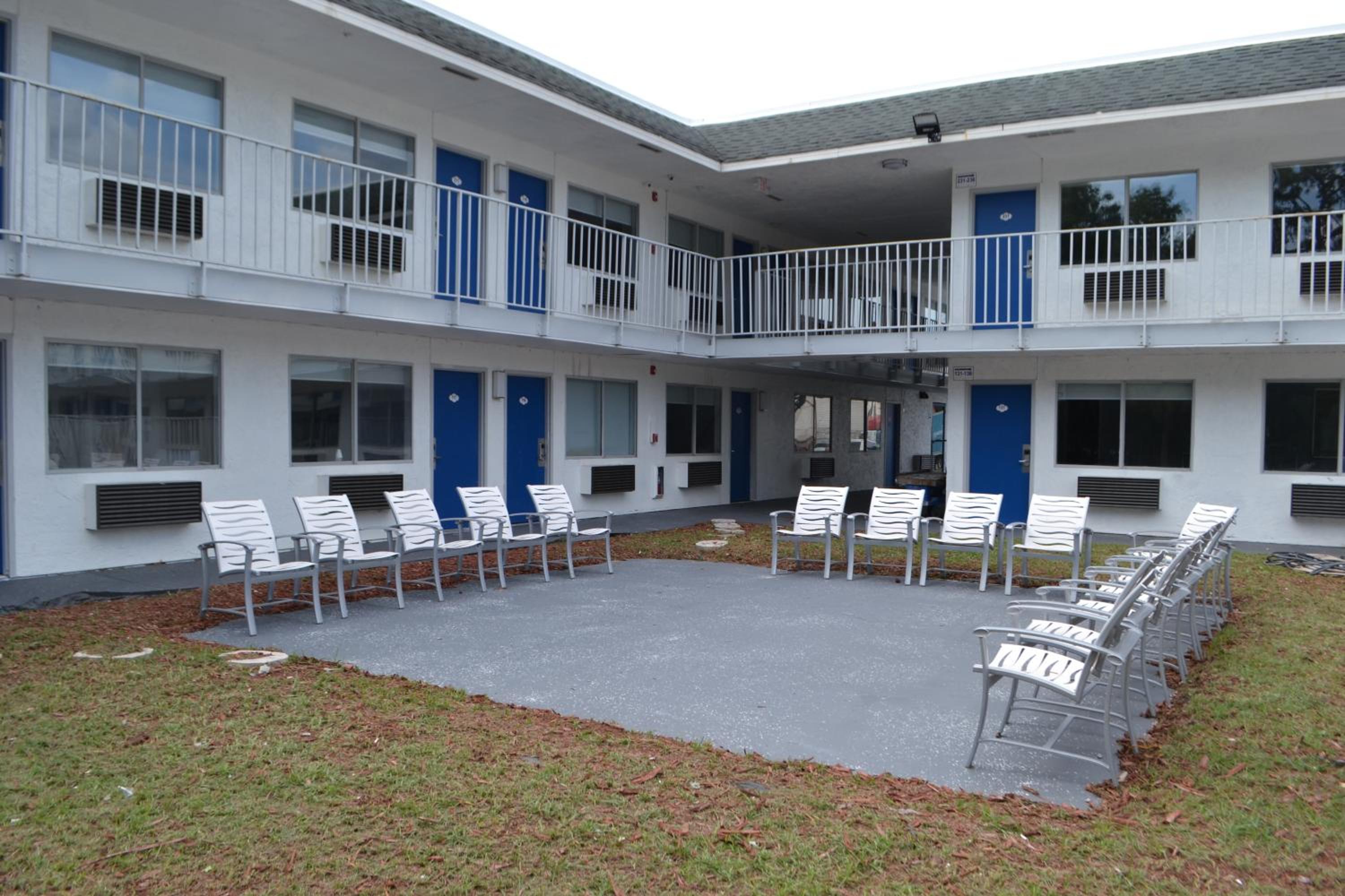 Knights Inn Jacksonville North 27/31