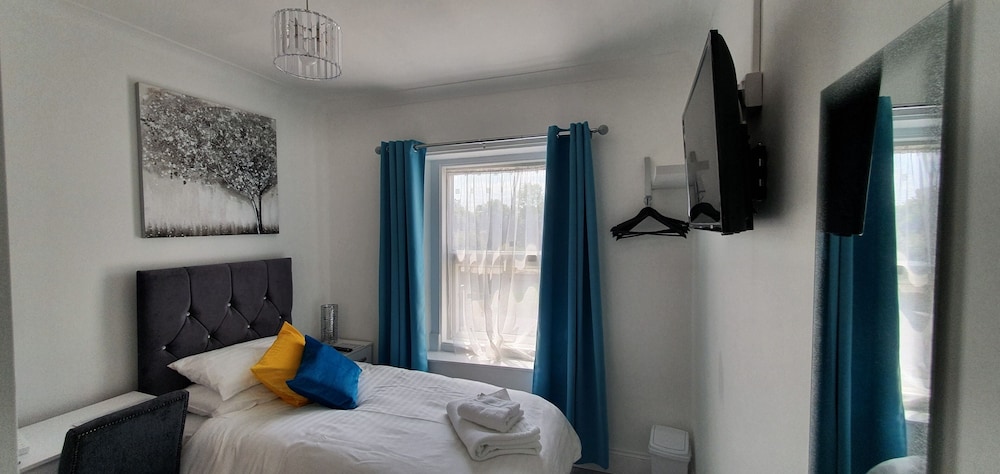 Holly Lodge Guest House 35/69