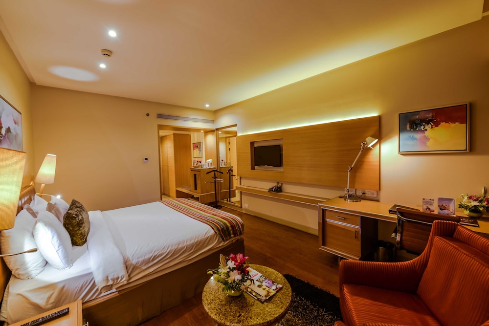 EXPRESS INN NASHIK 25/31