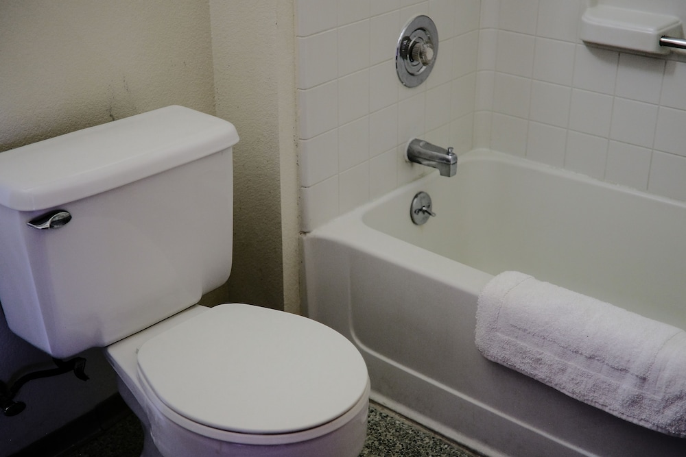 Budget Inn and Suites Stockton 25/55