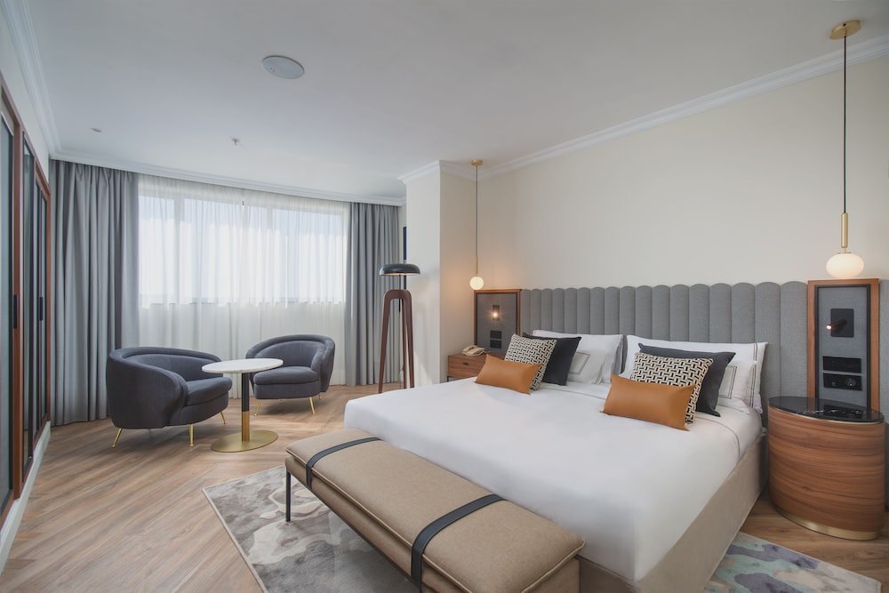 Melia Valencia Palacio de Congresos Formely Hilton Valencia 10/73