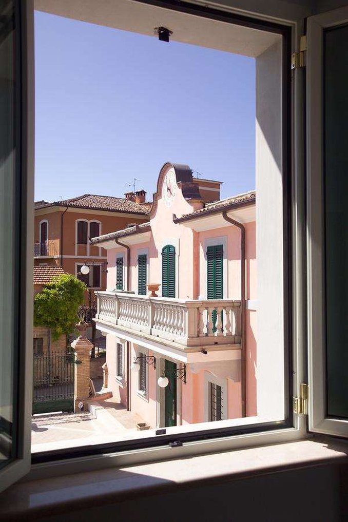 VILLA ZUCCARI 1/27