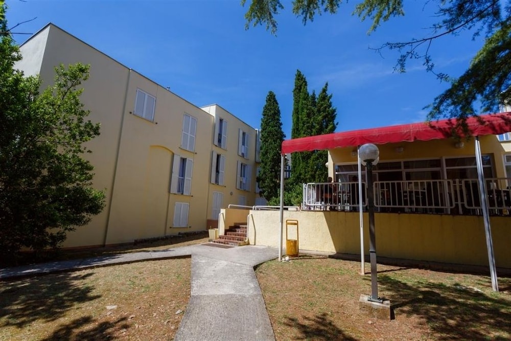 Villa Lovorka 32/33