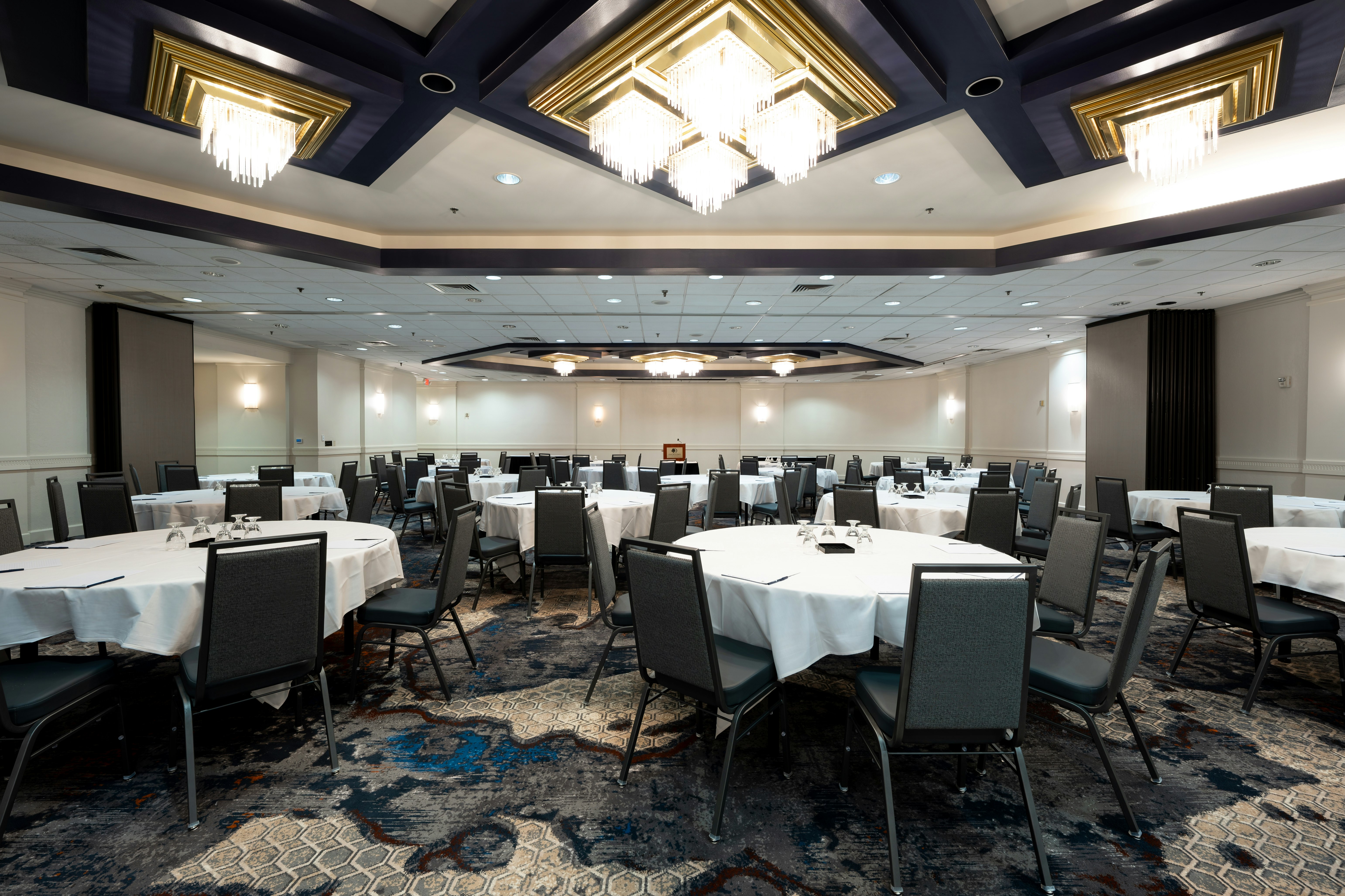 Doubletree By Hilton Houston Hobby Airport 19/28