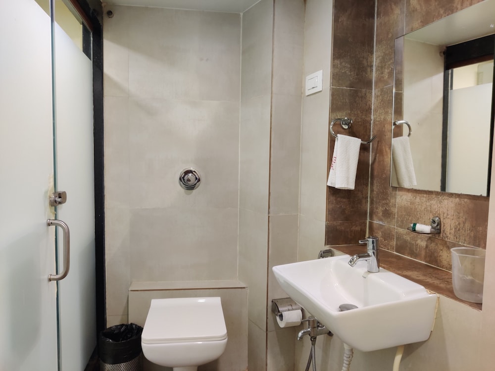 Fabhotel Garden Creek Residency Andheri 19/22