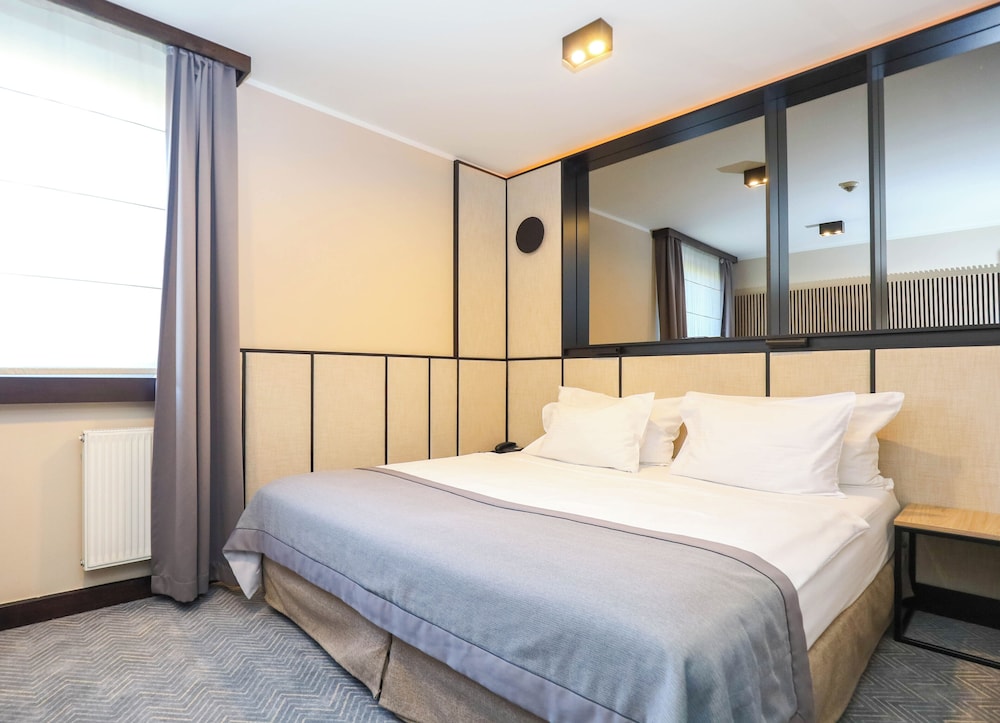 CLASSIC, DOUBLE OR TWIN BED