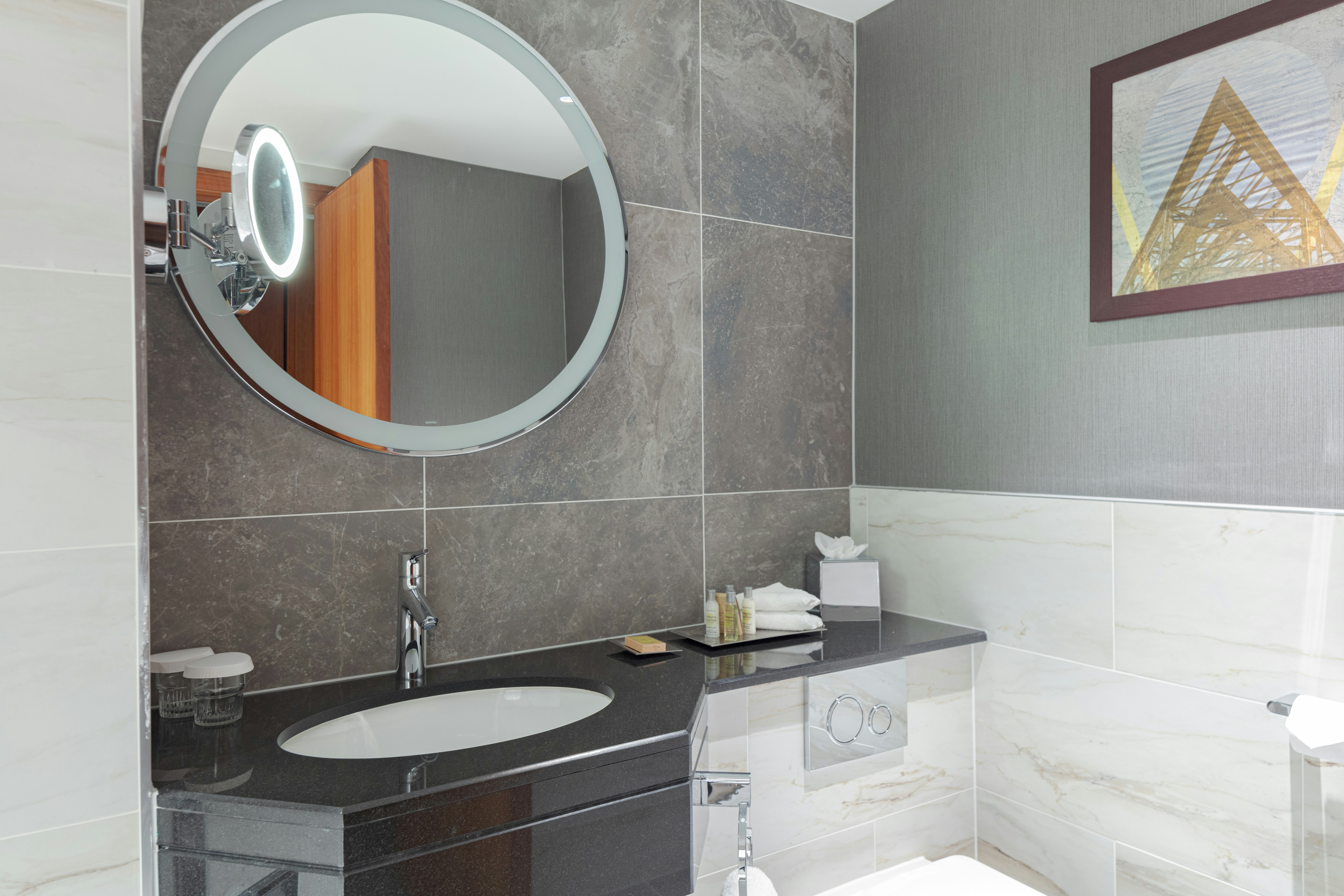 غرفة ديلوكس بسريرين مزدوجين بإطلالة، Hilton Belfast 5/8