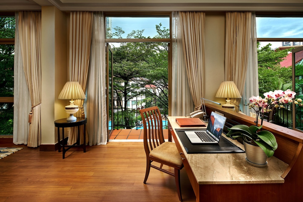 TREETOPS EXECUTIVE RESIDENCES 31/71
