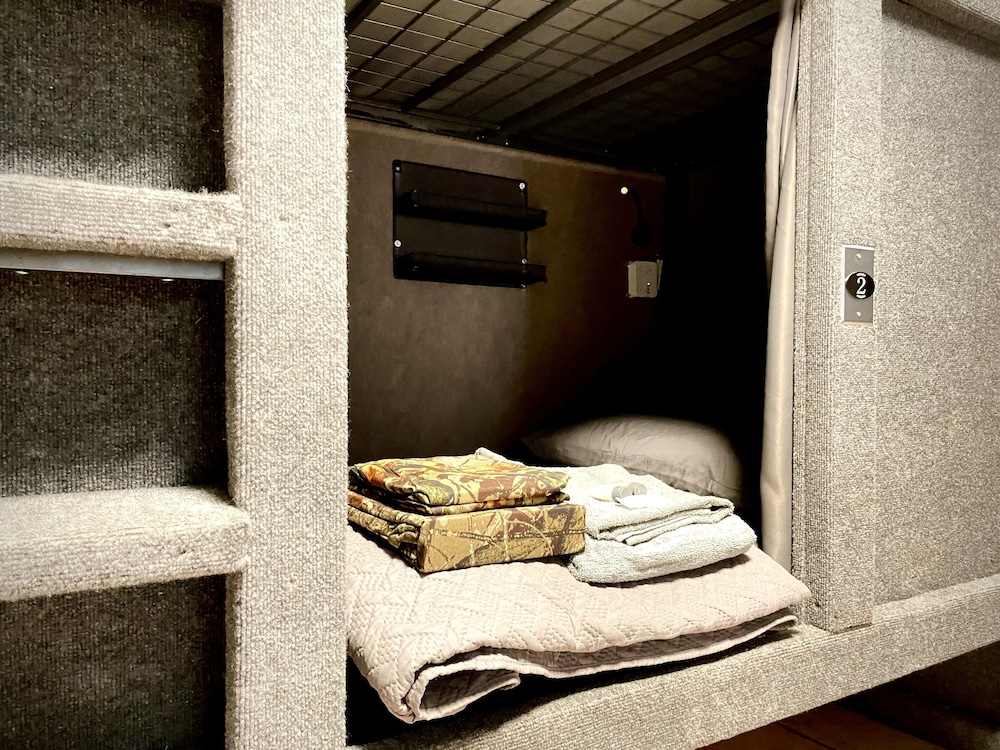 Sheridan Hostel 22/50
