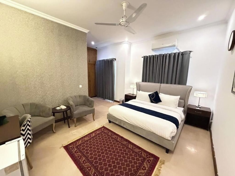 Rhodium Elite Hotel 31/56