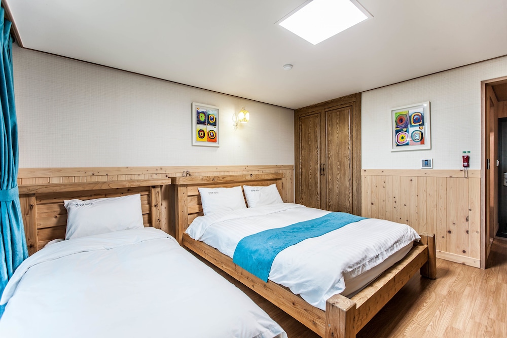 Cheonjiyeon Hotel 7/50