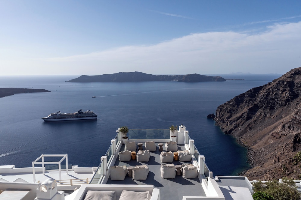 Cliff Side Suites Hotel 54/62