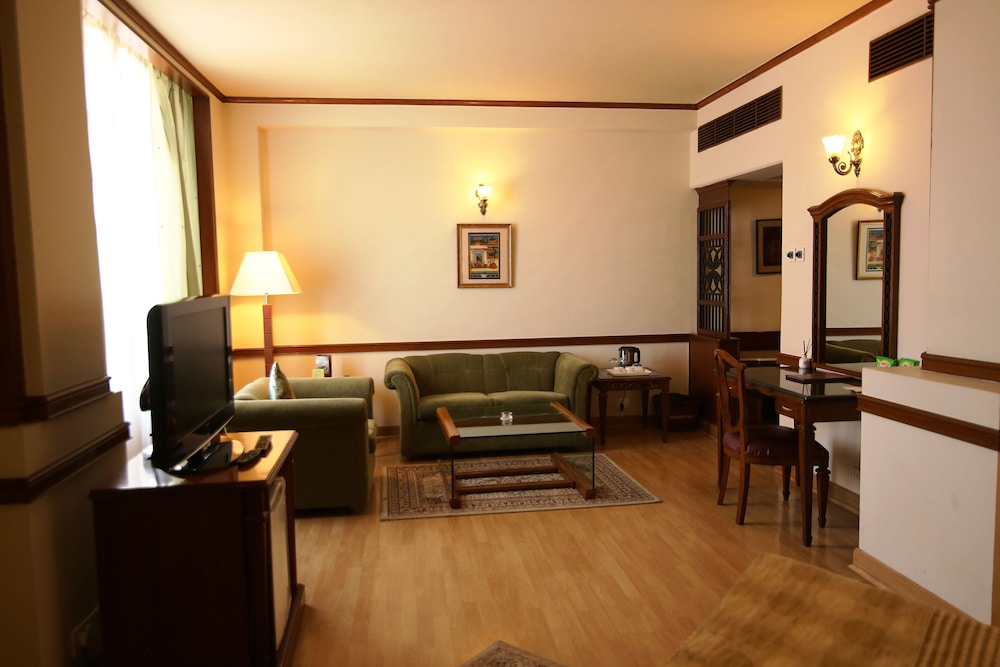 HOTEL PRESIDENT 25/35