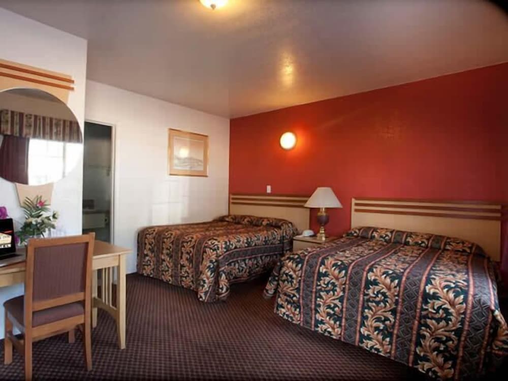 Palace Inn Oxnard 23/43