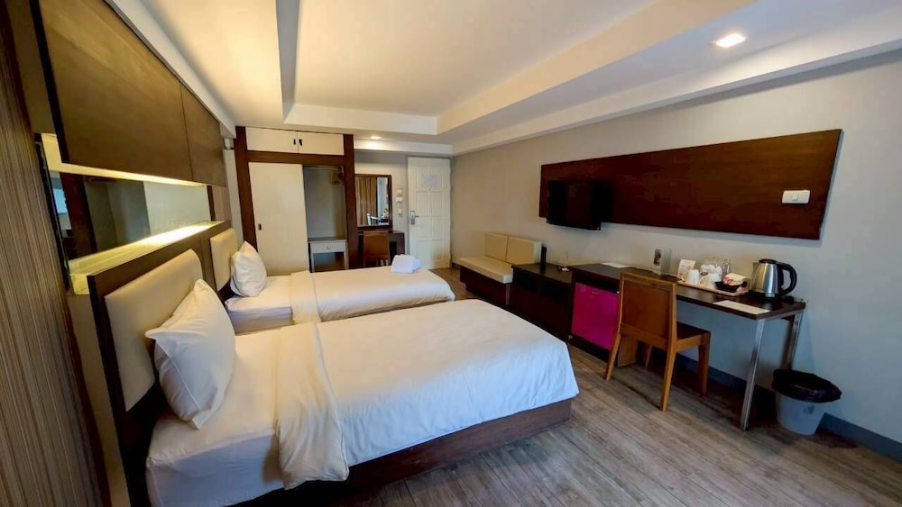 Tara Garden Hotel 17/50