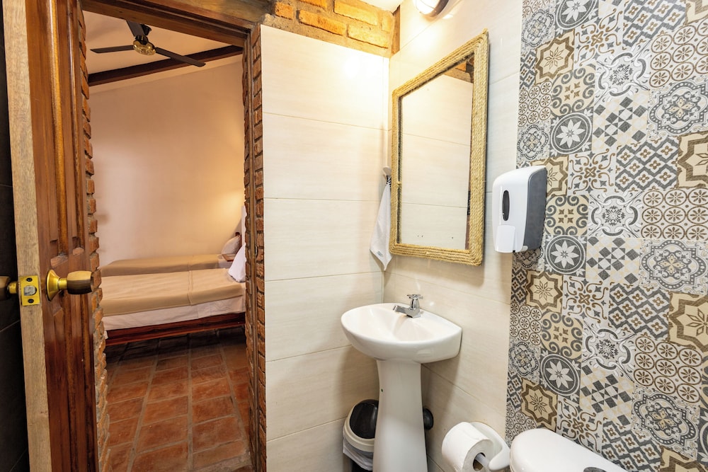 Family, Quadruple, Double and Twin Beds, Albarrada Hotel Boutique 4/4