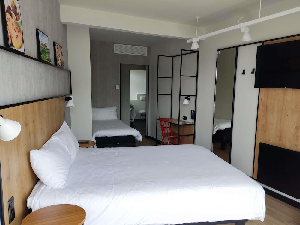 Ibis Brive Centre 8/65