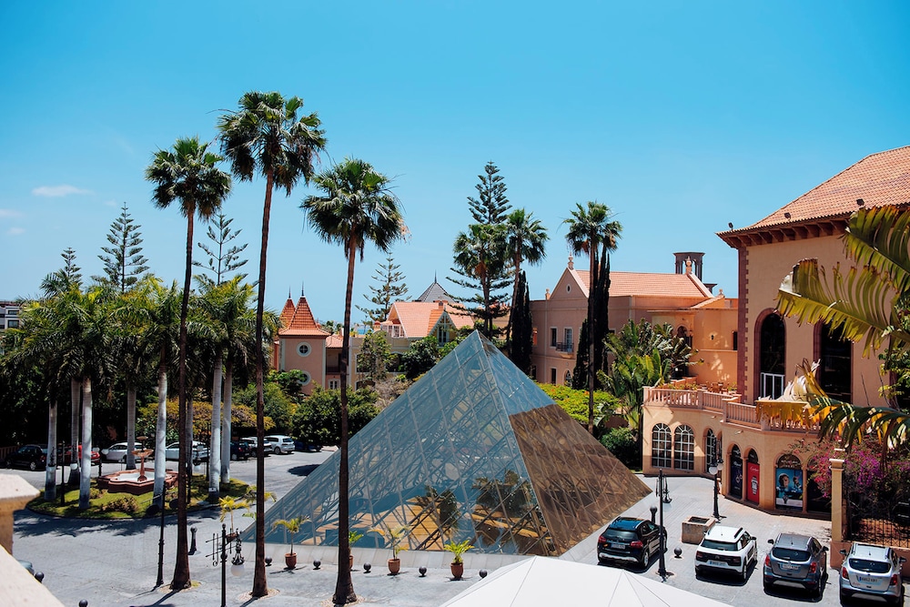 The Villas at Gran Hotel Bahia del Duque 36/50
