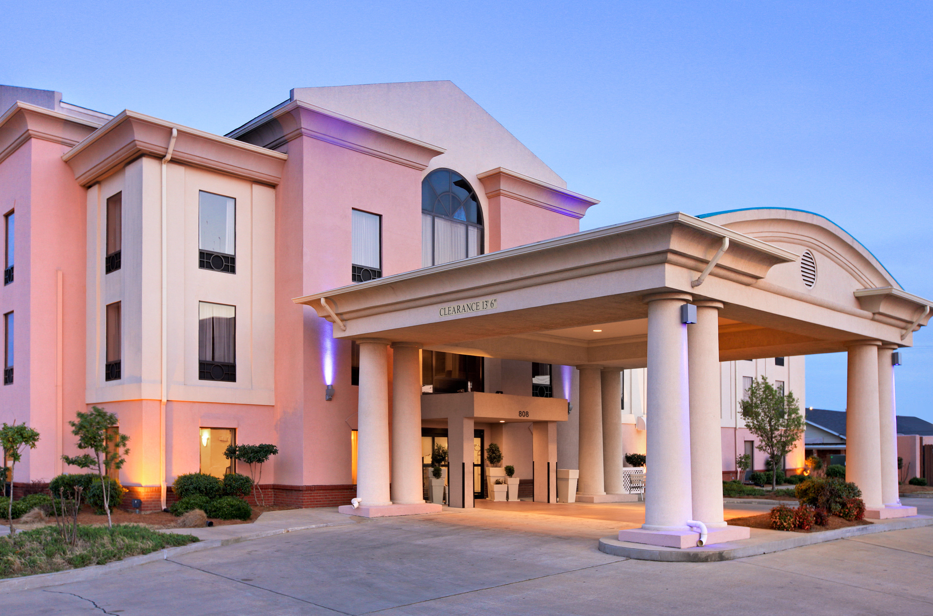 Holiday Inn Express Hotel And Suites Cleveland 5/35