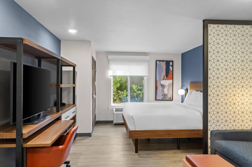 Everhome Suites Bowling Green 24/53