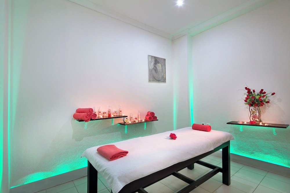 Larissa Inn 19/50