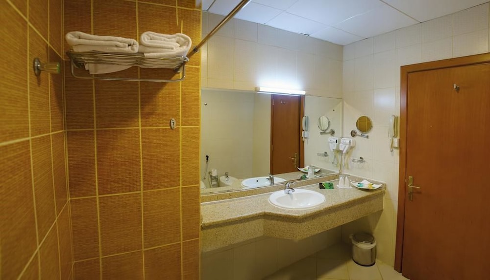 Al Massa Plus Hotel 36/40