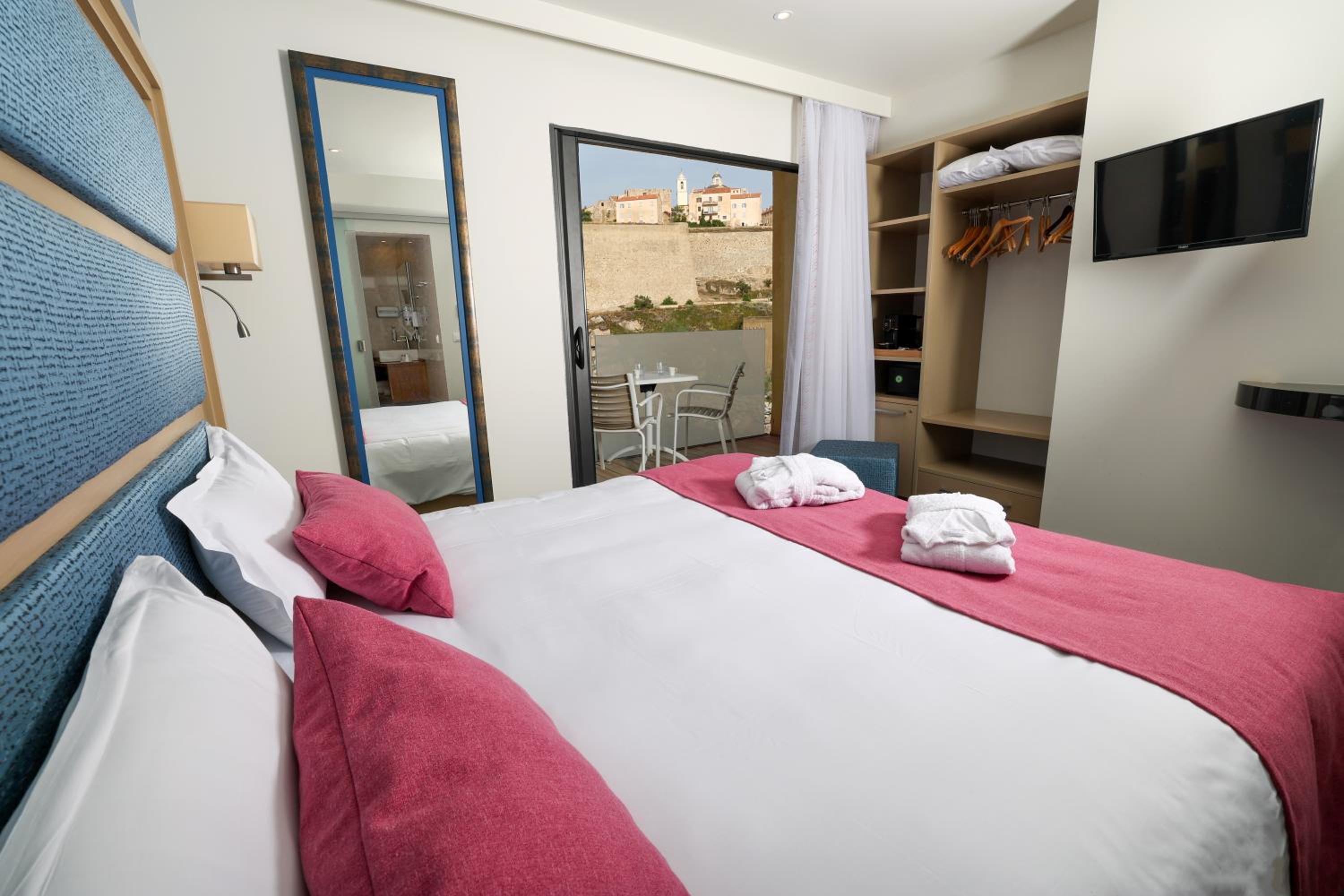 Superior, Double Bed, Sea Front, Sea View، Hotel Saint Christophe Calvi (ex Saint Christophe Corsica) 3/10