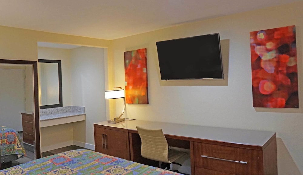 Del Mar Motel 9/15