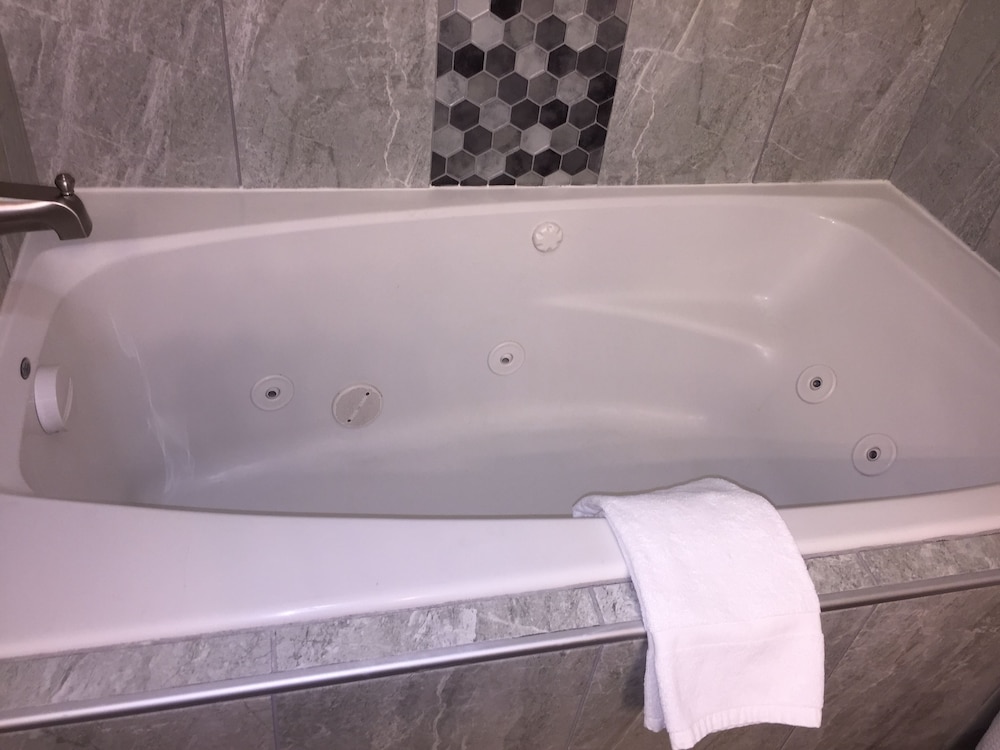 JC Suites 34/43