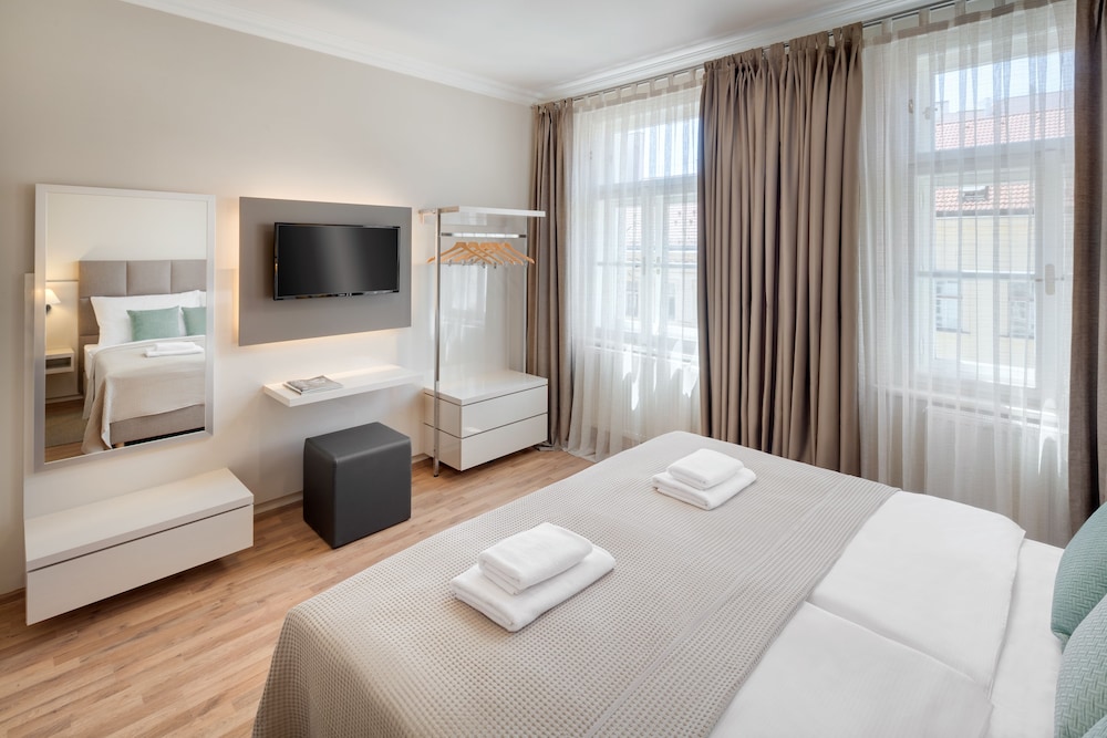 1 BEDROOM, DELUXE, APARTMENT