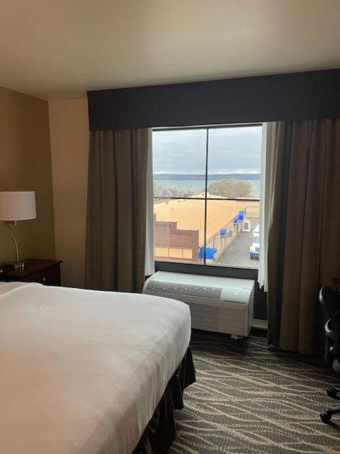 غرفة بسرير مزدوج، Cobblestone Inn & Suites - Ashland 4/7