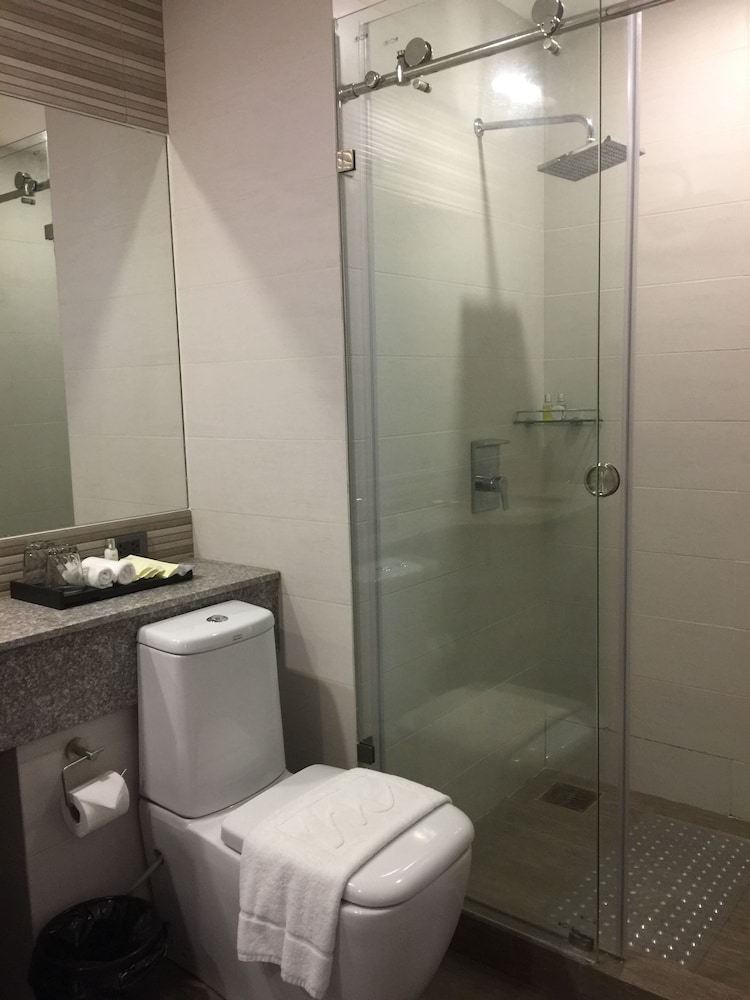Mezzo Hotel 41/42