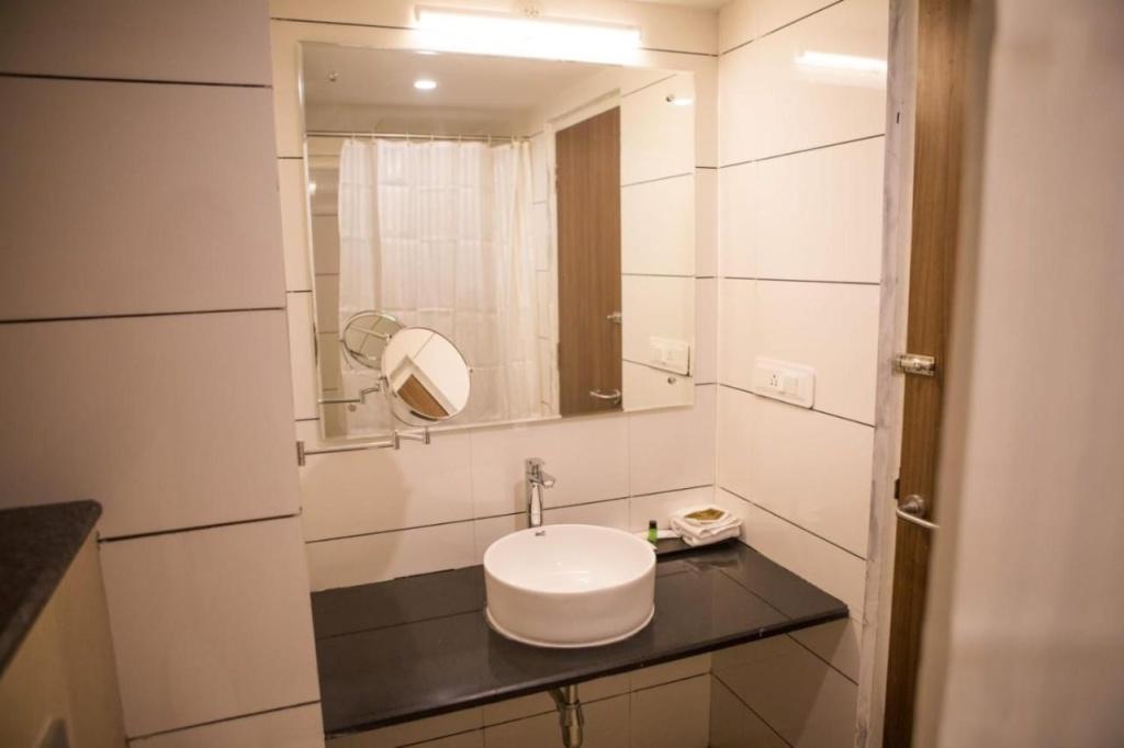 Samasth Palatial by Yuvraj group of Hotels 29/30