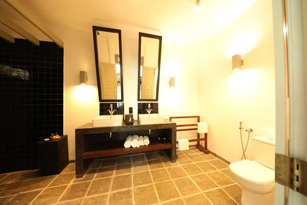 Suite, King Bed, Plunge Pool