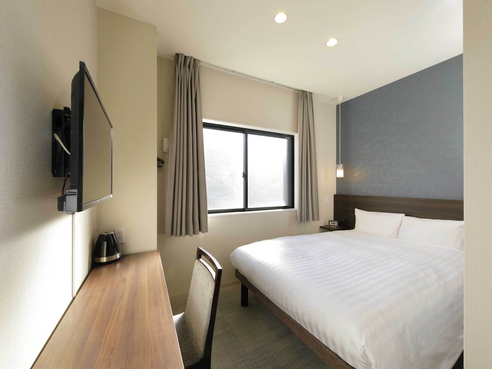 ROOM, DOUBLE BED