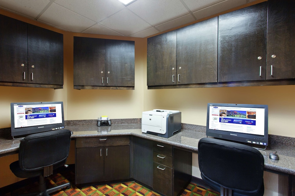 Hampton Inn & Suites Fresno-Northwest, CA 6/33