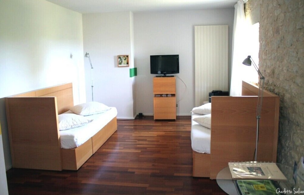 HOTEL DU CHATEAU DE SALETTES 13/45
