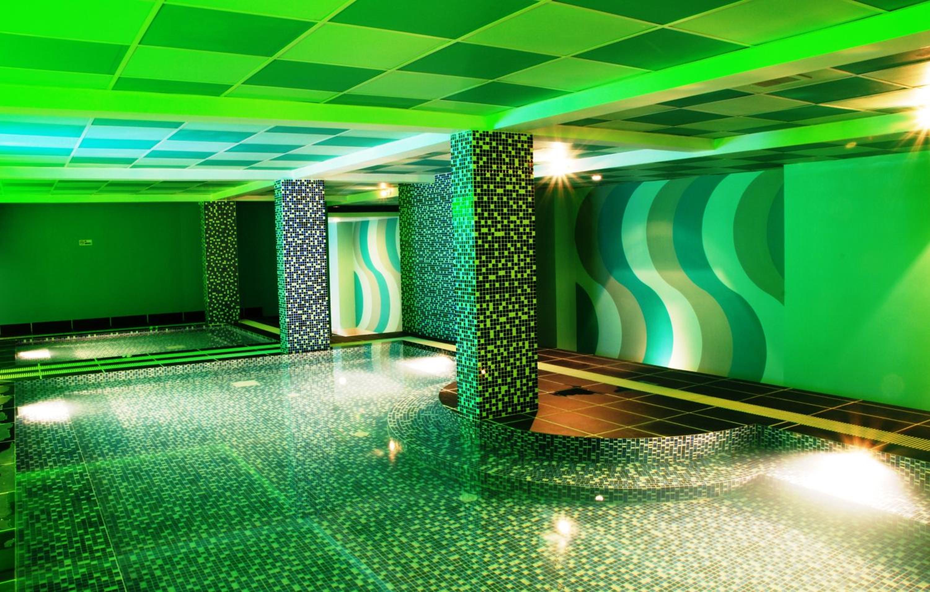 HOTEL MAXIMILLIAN 27/55