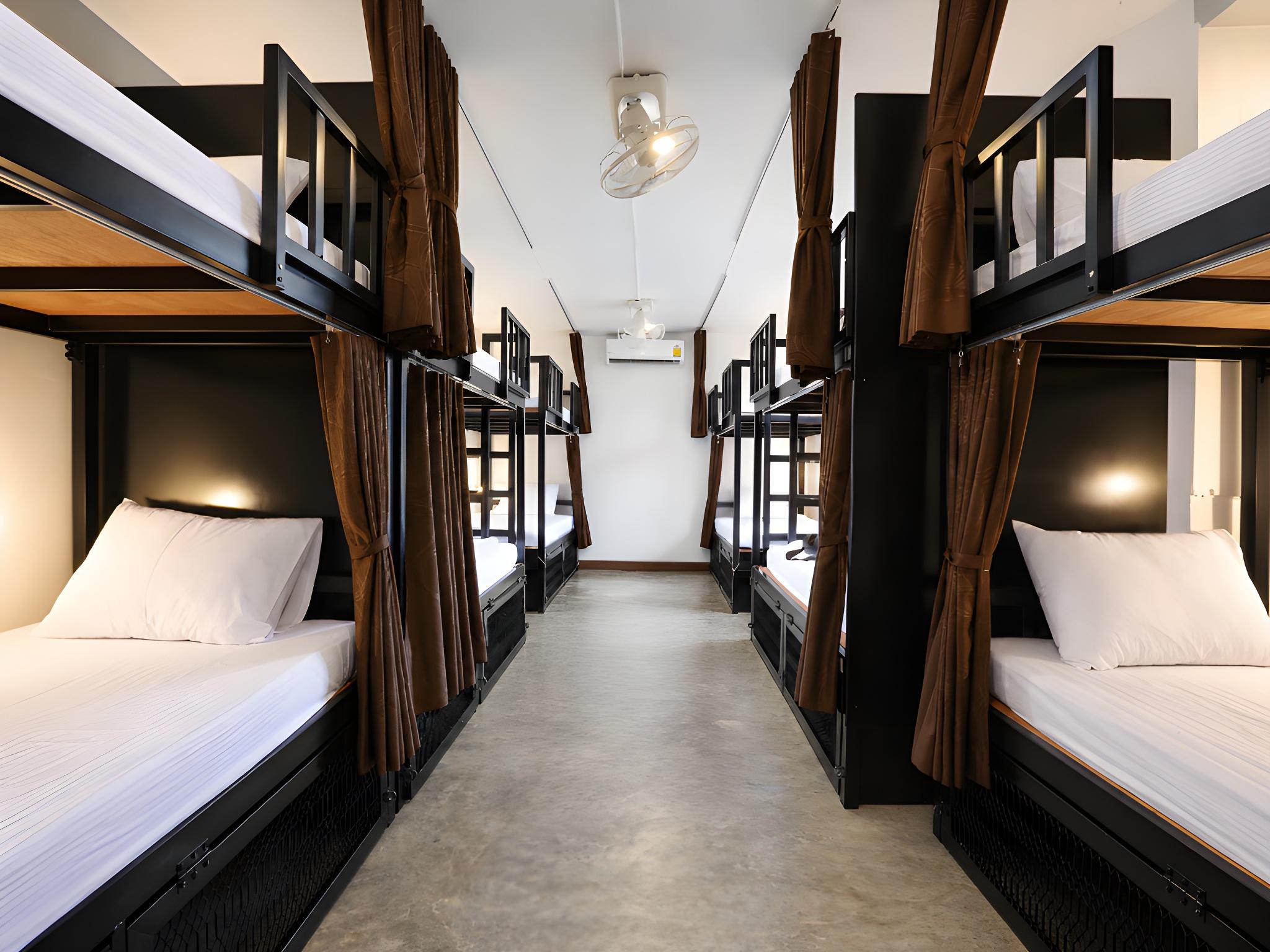 Female Dorm, 10 Beds, Shared Bathroom