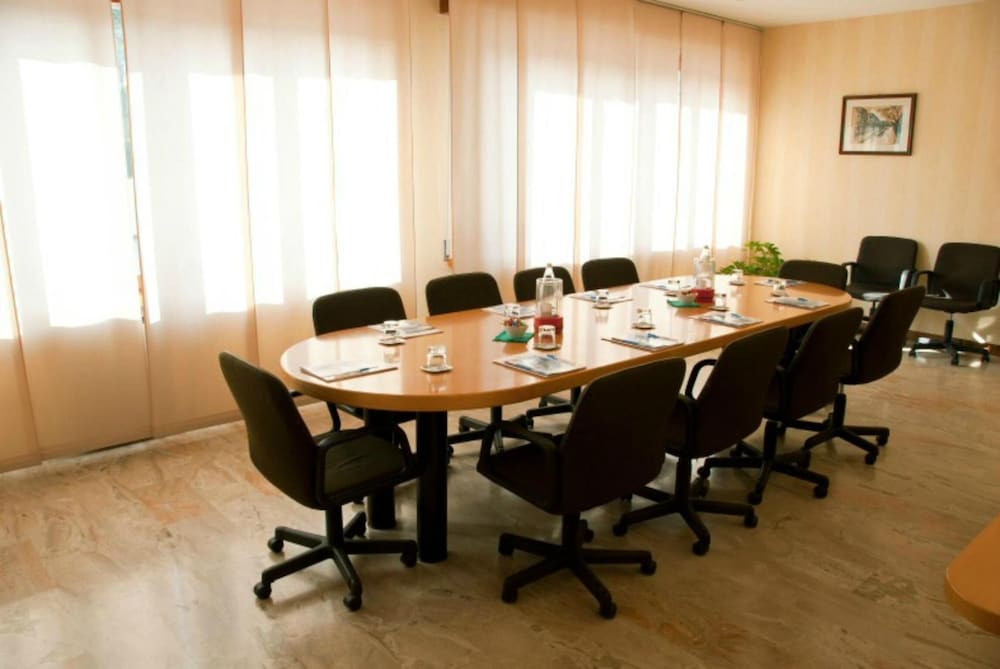 Hotel Touring Falconara Marittima 32/36