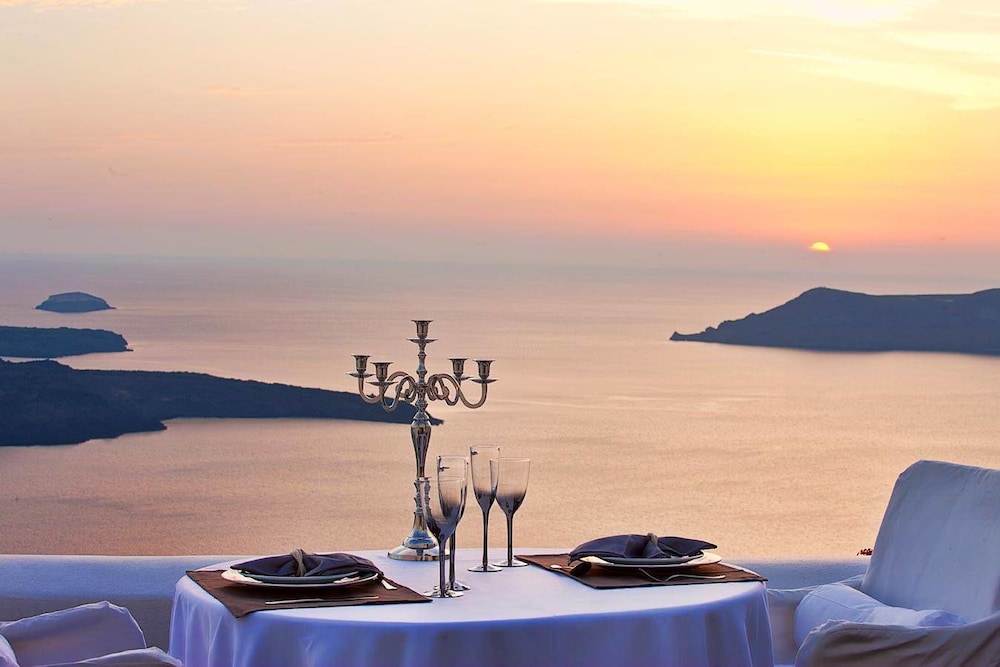 DREAMS LUXURY SUITES 47/50