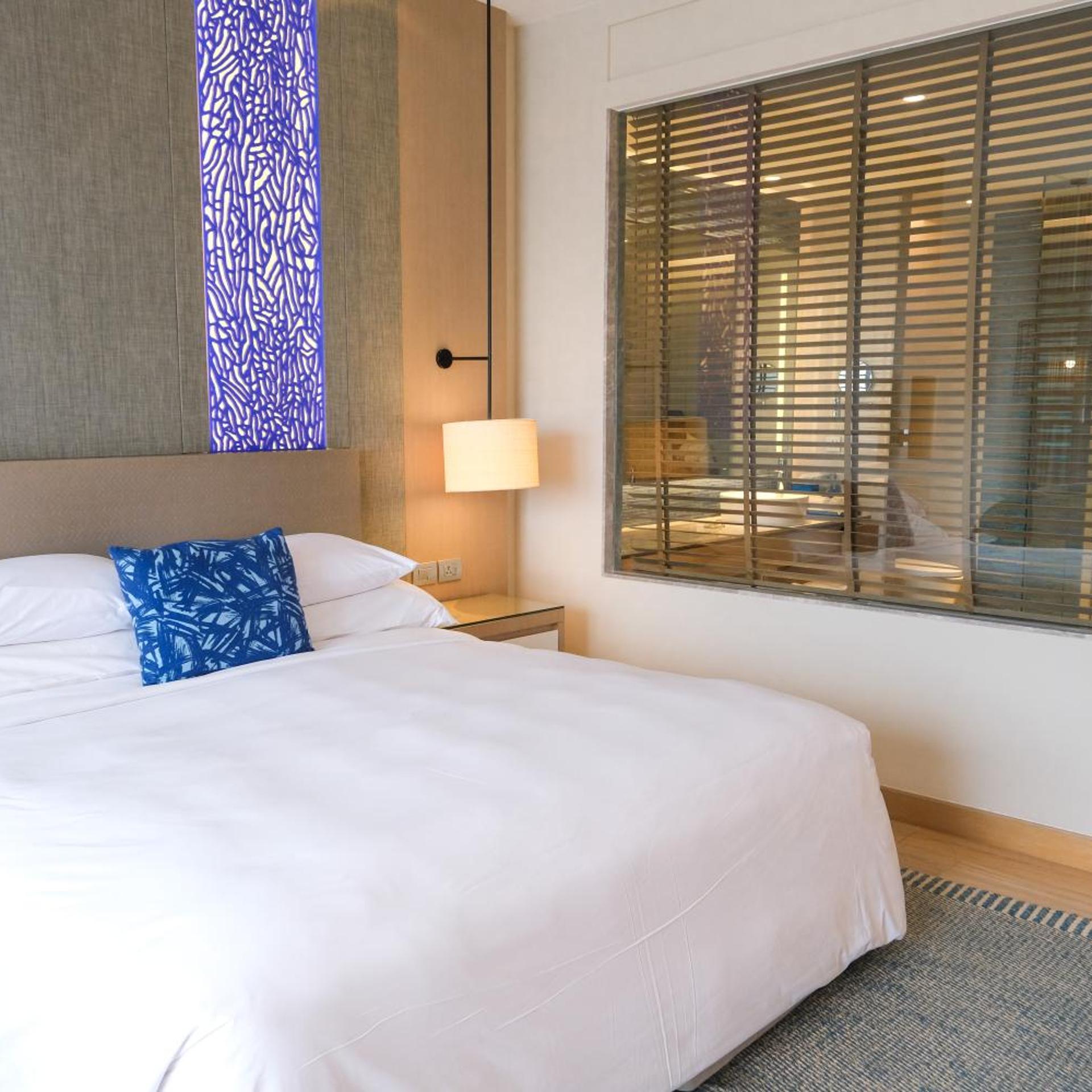 غرفة، Renaissance Pattaya Resort Spa 2/13