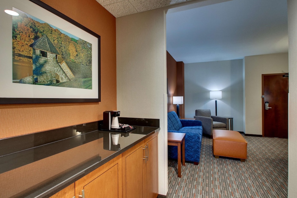 Drury Inn & Suites Iowa City Coralville 5/50